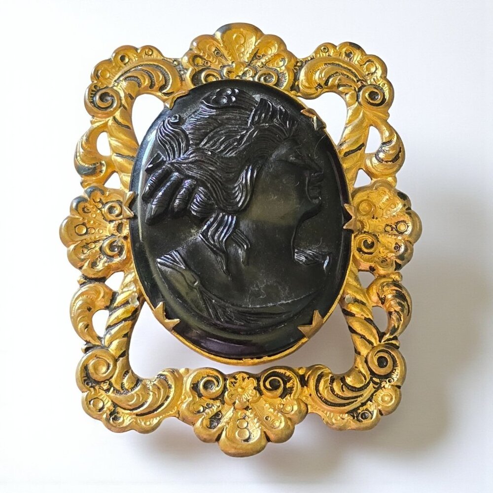 Vintage Victorian Revival Mourning Thermoset Black Cameo Brooch Gold Tone 1940s
